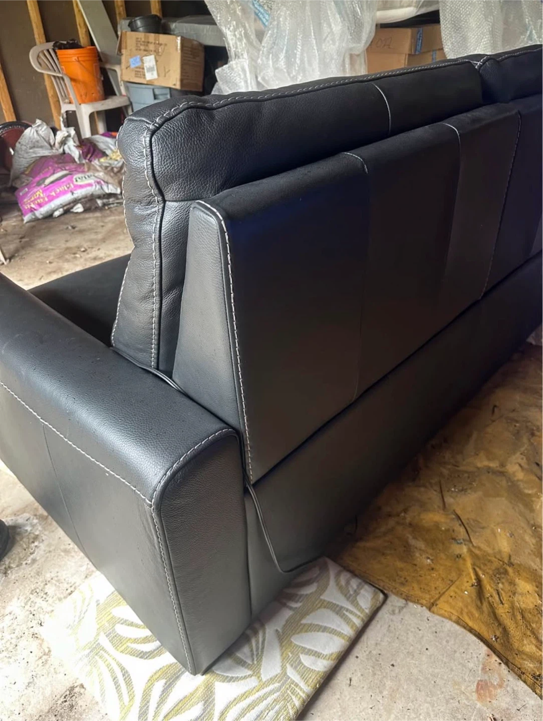 Black leather power reclining loveseat - photo 5