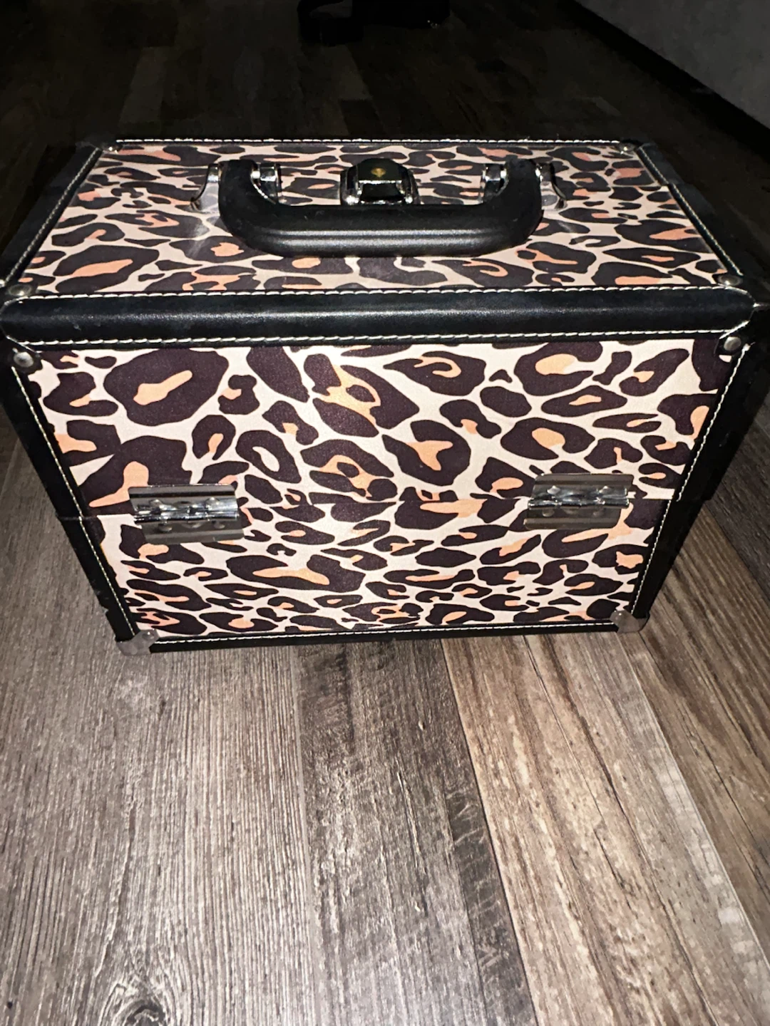 SOHO Leopard Makeup Box - photo 4