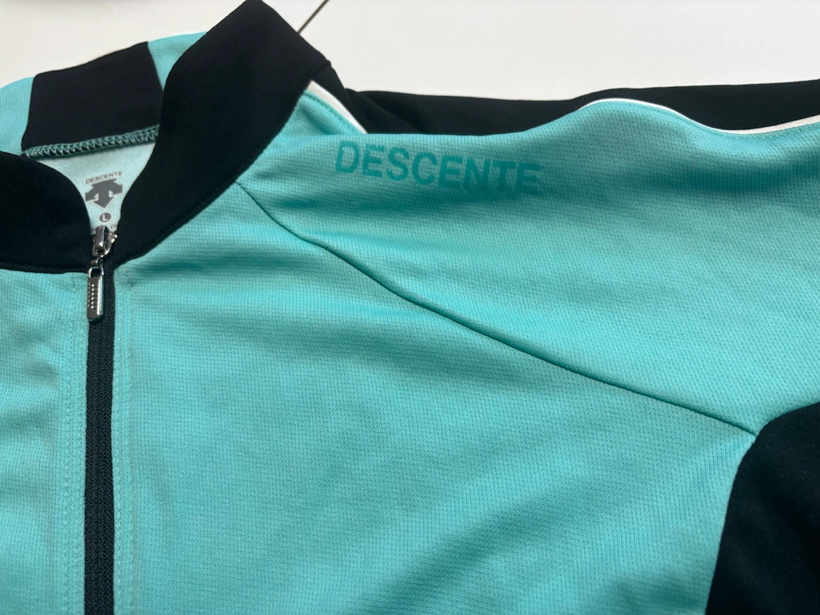 DESCENTE AQUA ZIP UP CYCLING JERSEY WIRH BLACK & WHITE PANELS - photo 3