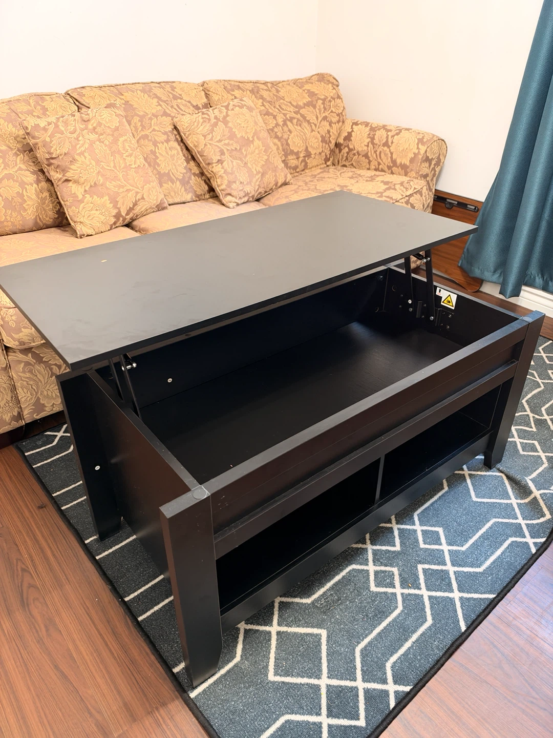 Black Lift-Top Coffee Table with Storage