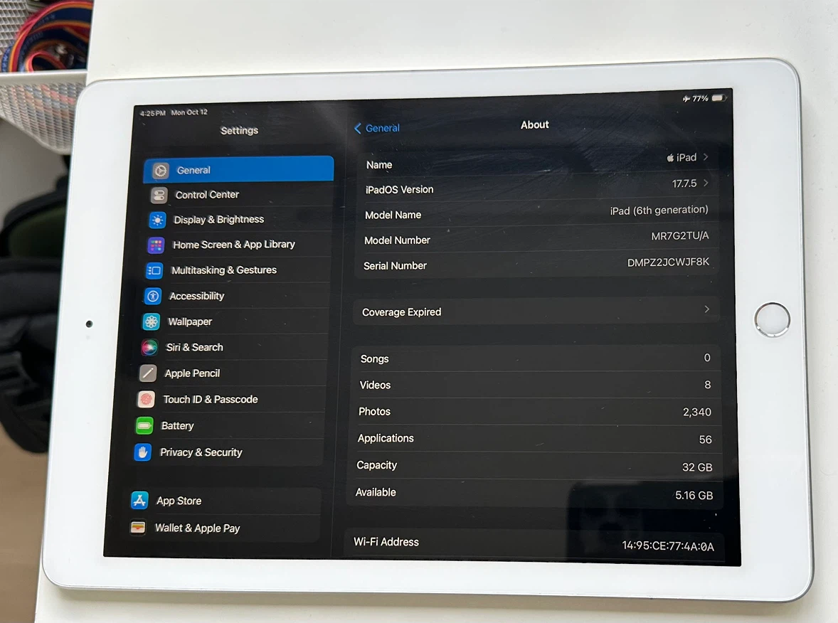 iPad 6 (2018) 32 GB + Targus Case - photo 3