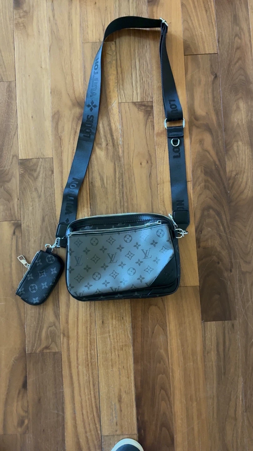 Louis Vuitton Messenger Bag