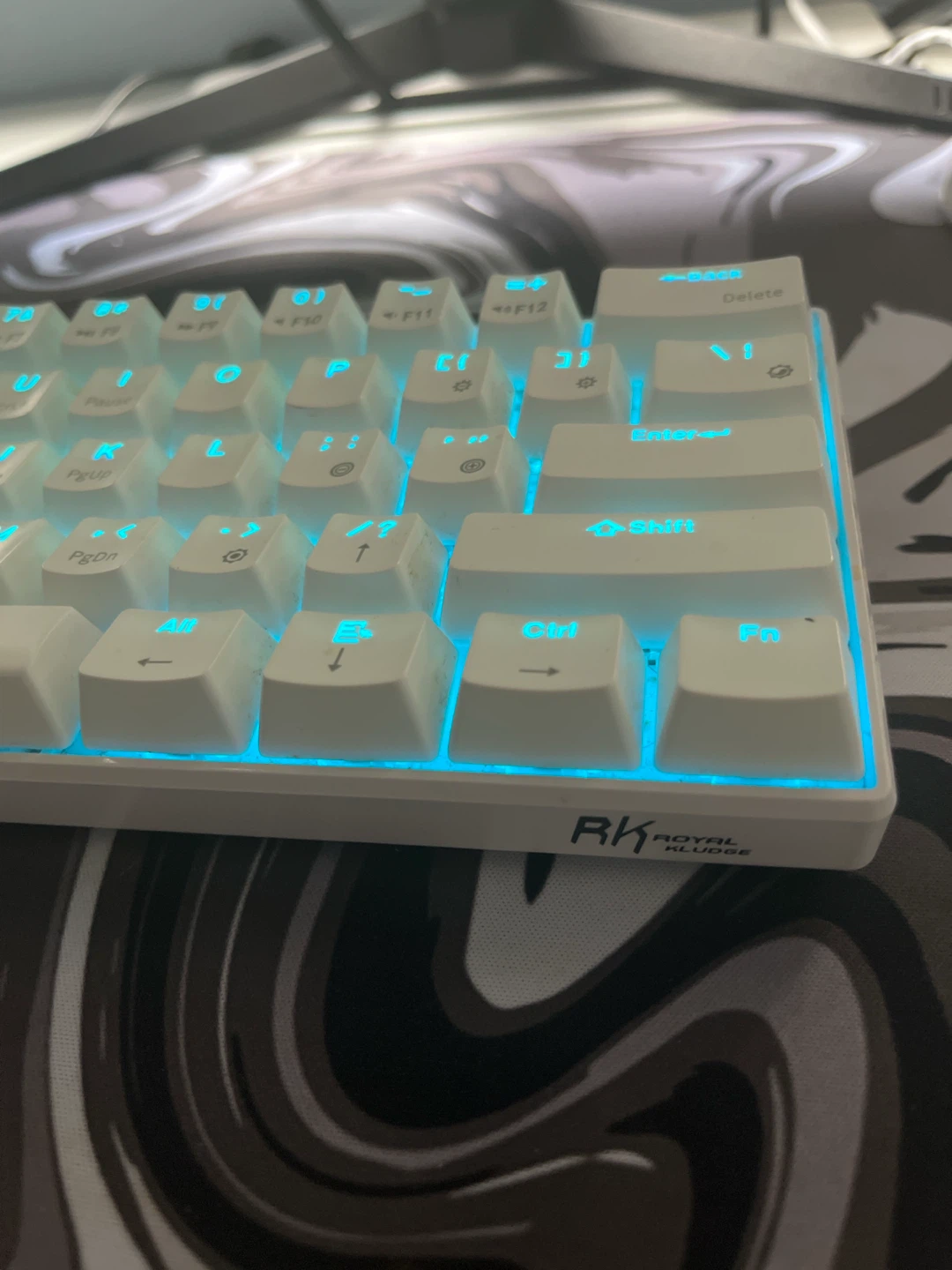 RK Royal Kludge White Mechanical Keyboard - photo 2