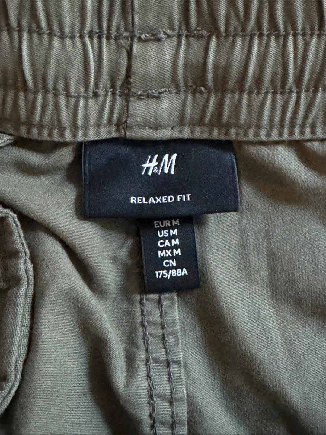 H&M Relaxed Fit Cargo Pants - Olive Green - photo 3