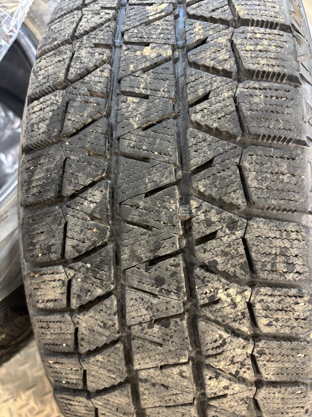 Winter tires Bridgestone Blizzak WS80Z Winter Tire 205/55R16 - photo 2