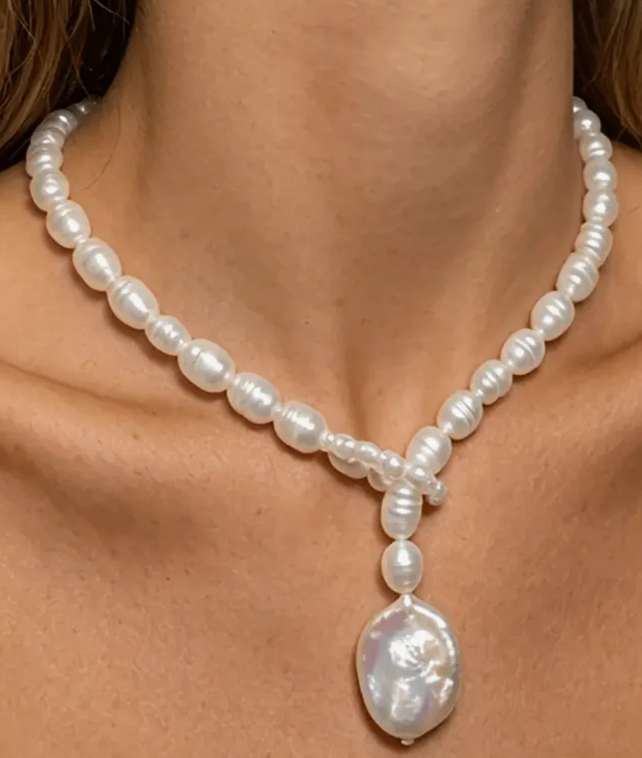 Freshwater Pearl Necklace and Earring Set - photo 2