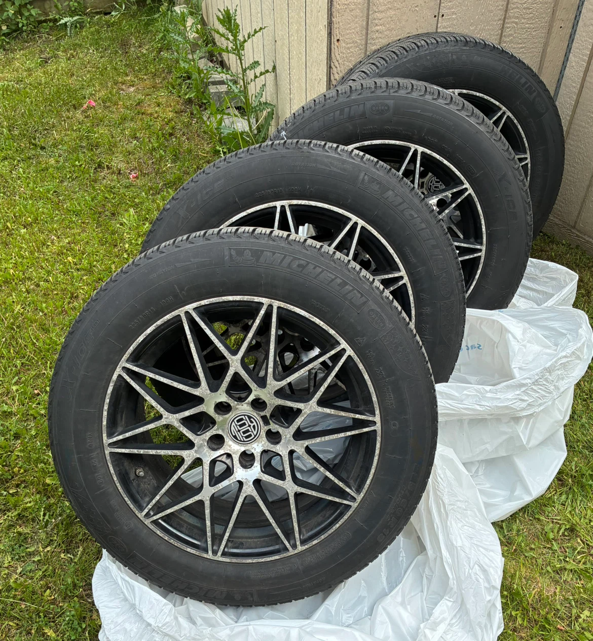 Set of 4 Michelin X-Ice Tires with Rims