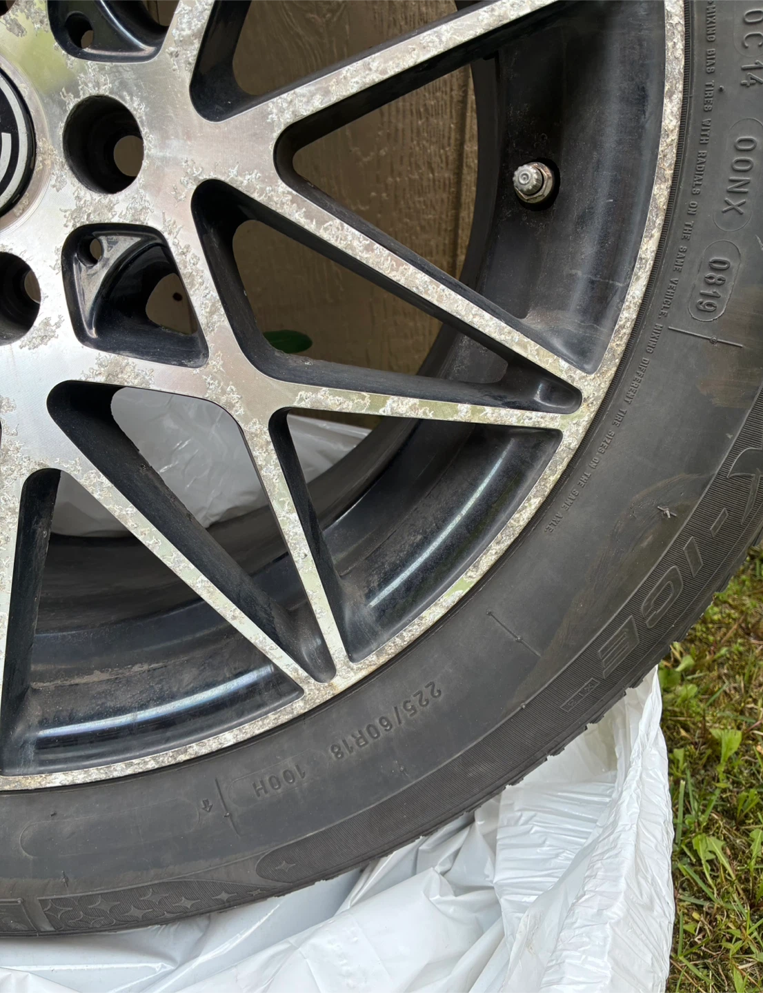 Set of 4 Michelin X-Ice Tires with Rims - photo 3