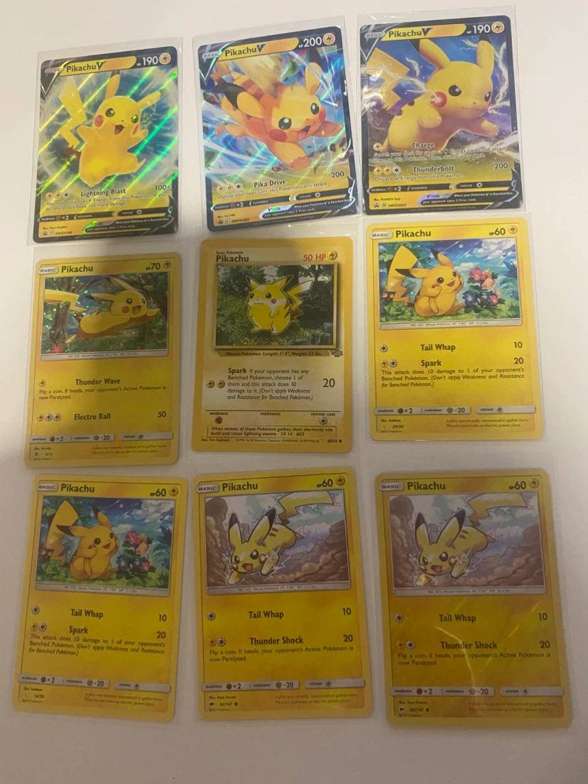 Pokémon Pikachu Cards Bundle