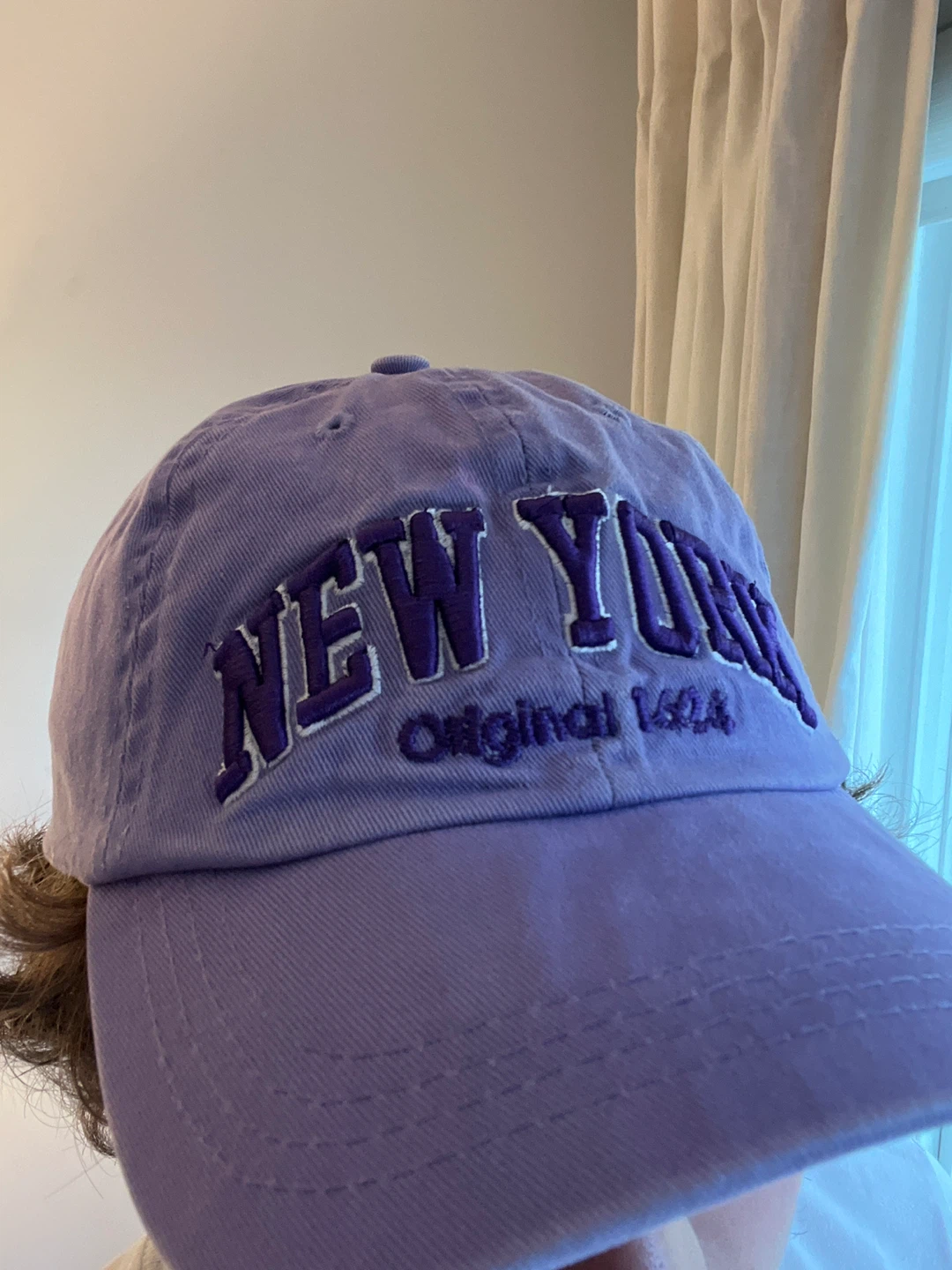 Two embroidered baseball caps - photo 2
