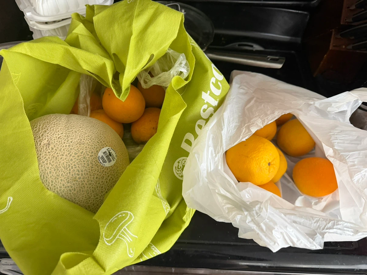 Free oranges and cantaloupe