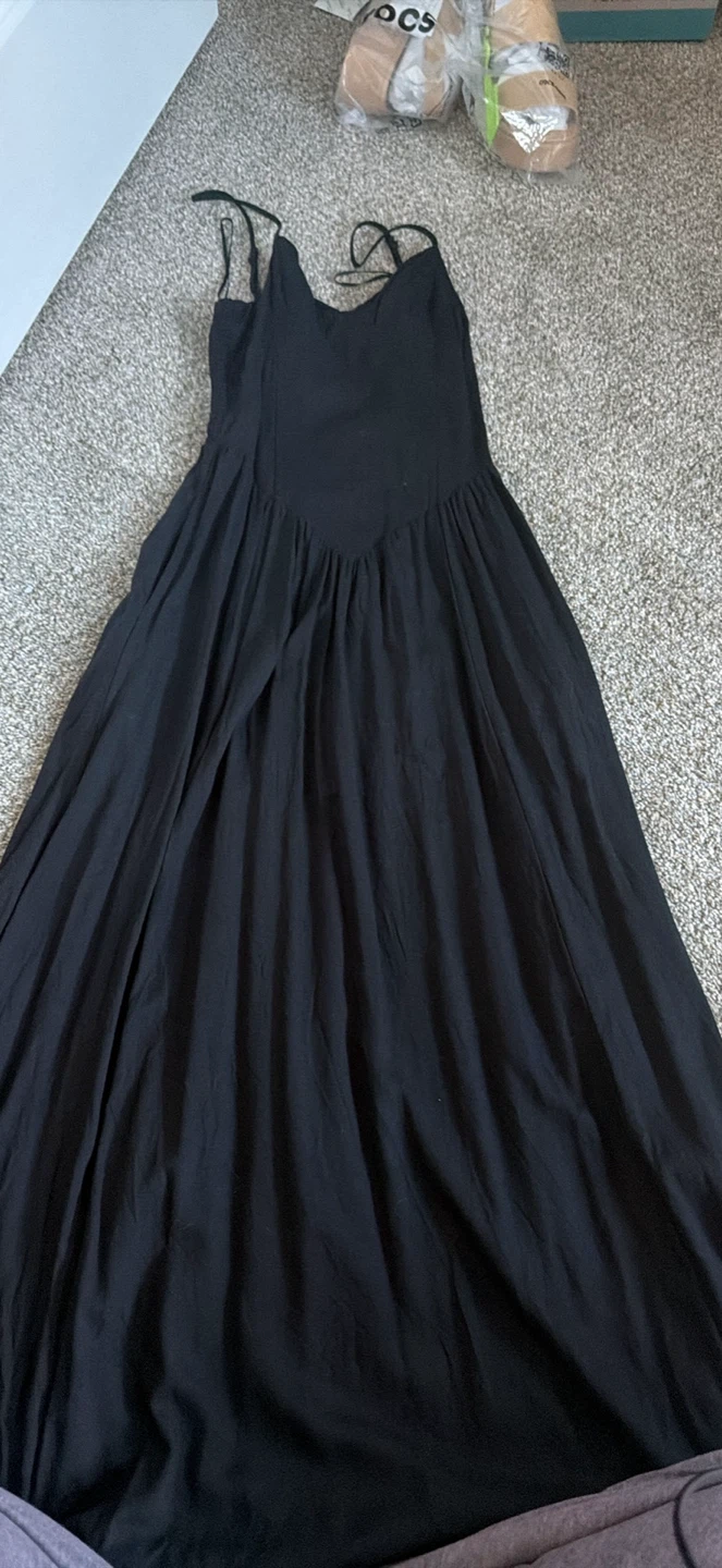 Black Spaghetti Strap midi Dress with pockets
