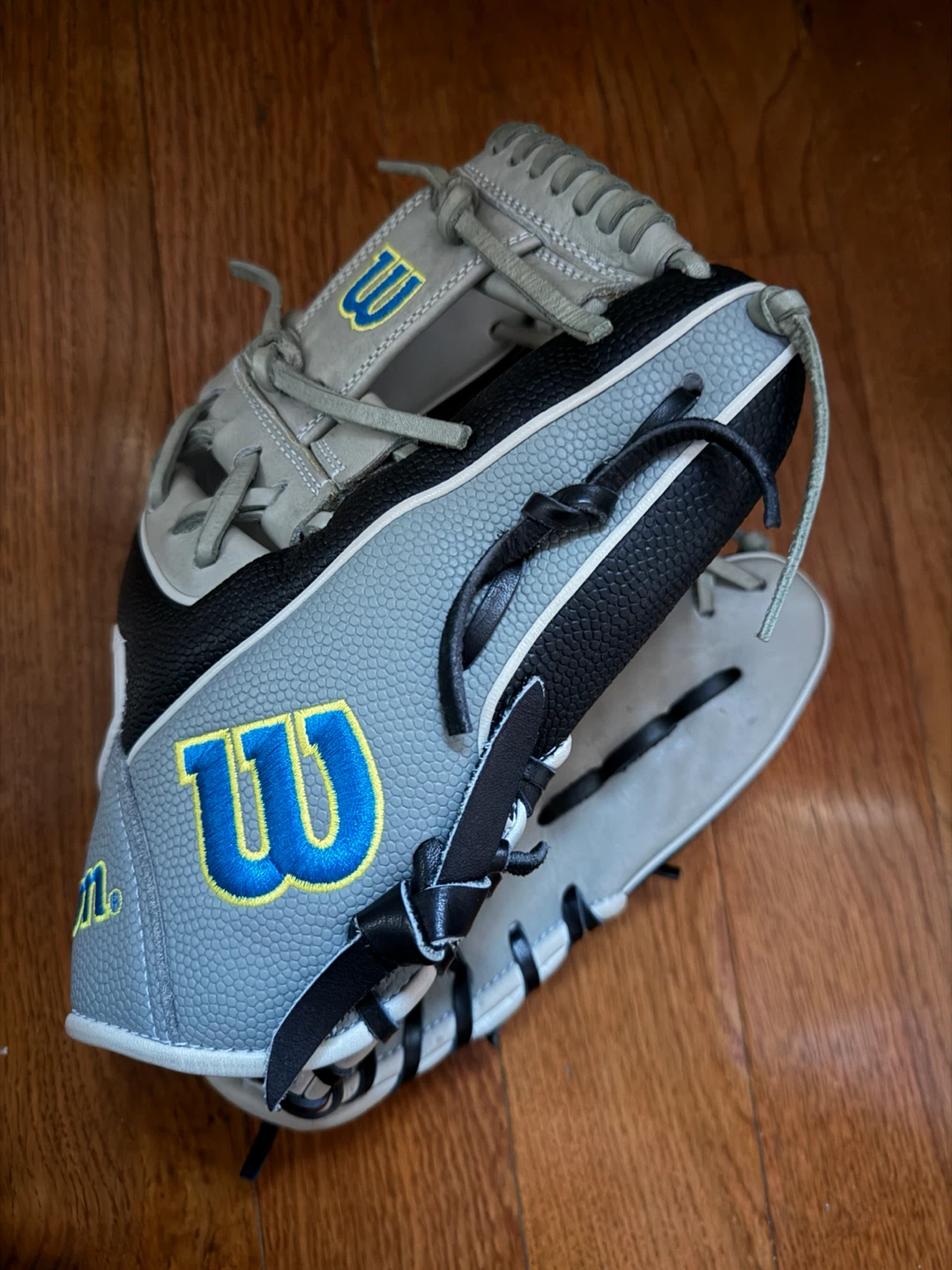 Wilson A2000 11.5