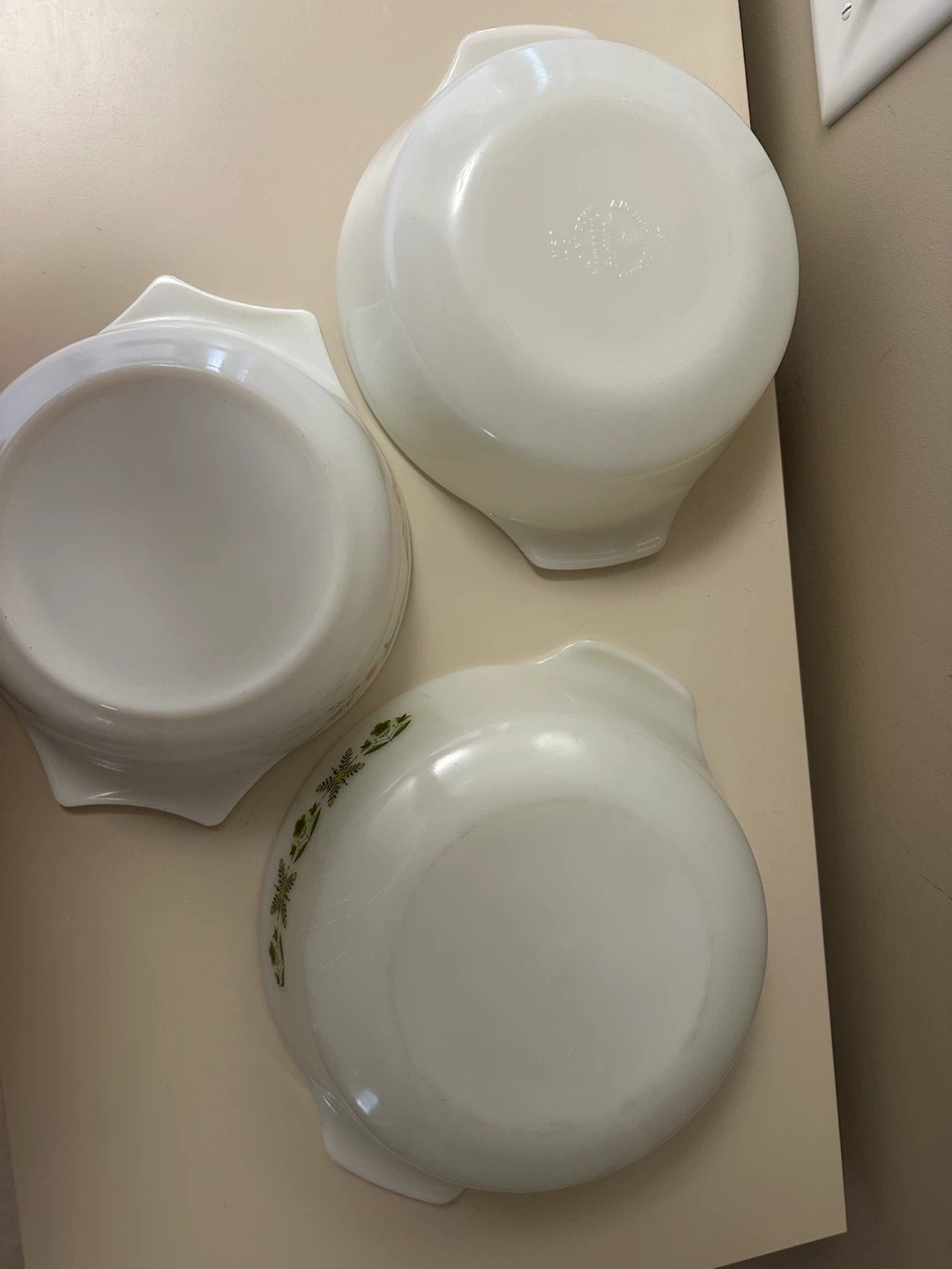 Vintage Milk Glass Casserole & Mixing Bowl Set of 3 - photo 4