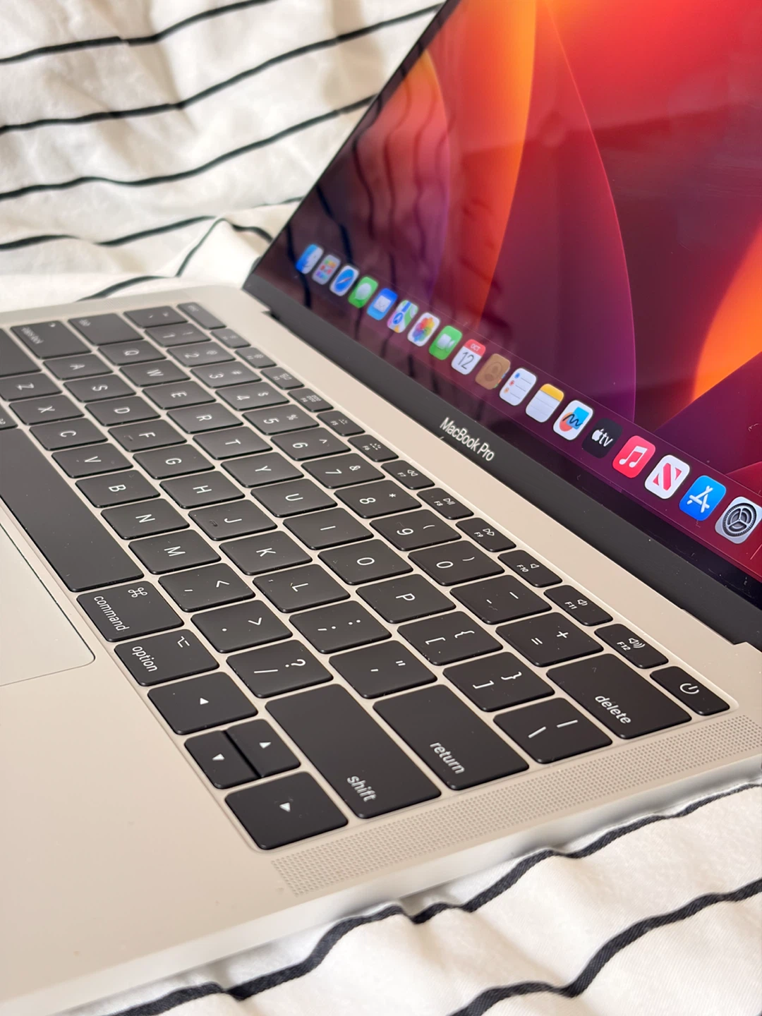 MacBook Pro (Retina, 13-inch, 2017) — i5 / 8GB - photo 3