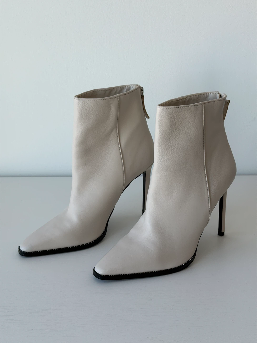 Size 10M STEVE MADDEN off-white leather pointed-toe stiletto ank - photo 3