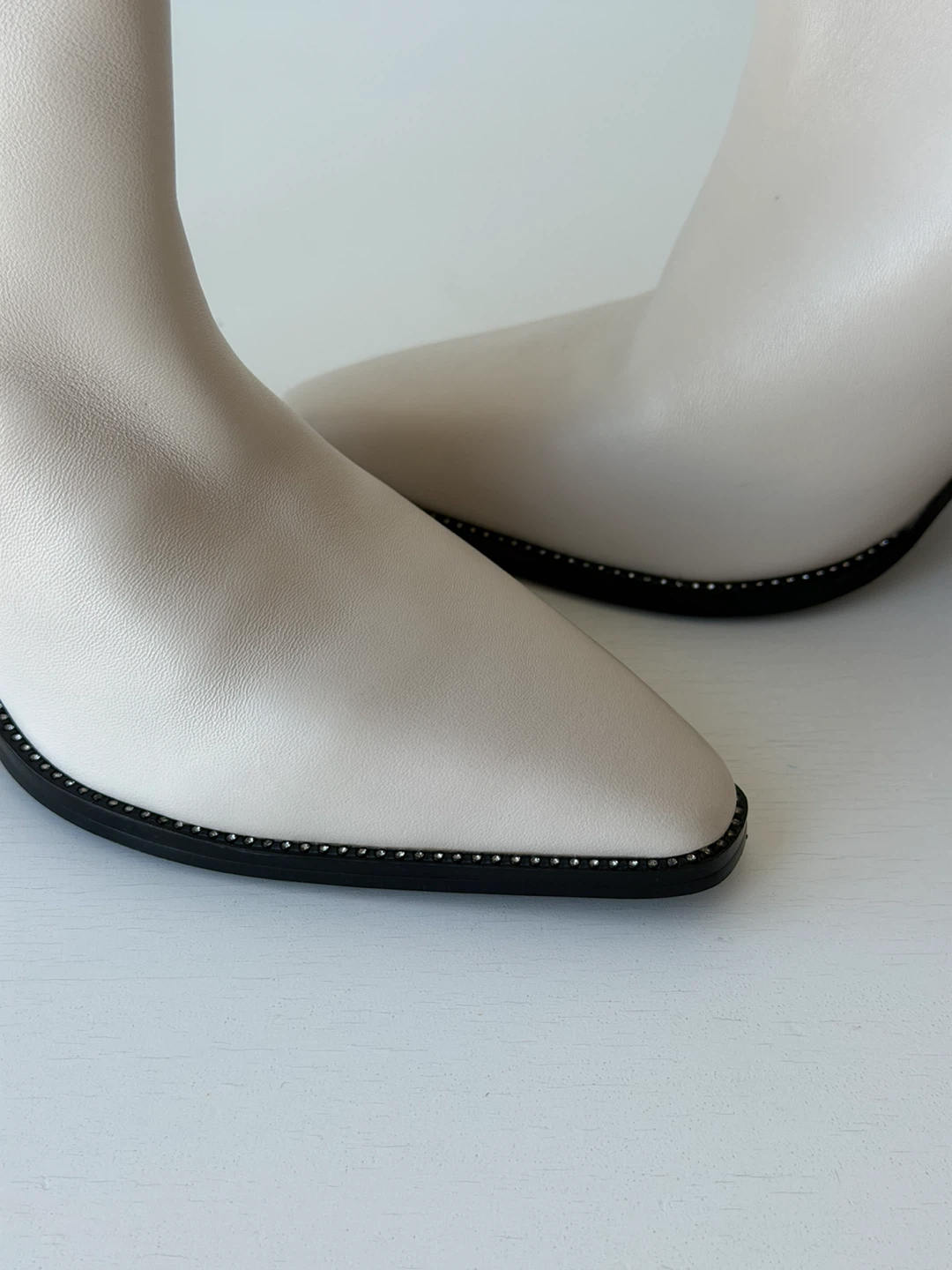 Size 10M STEVE MADDEN off-white leather pointed-toe stiletto ank - photo 5