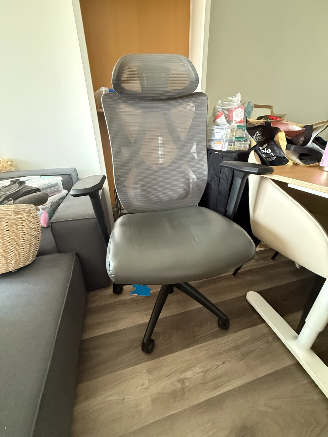 Ergonomic Office Chair with Headrest