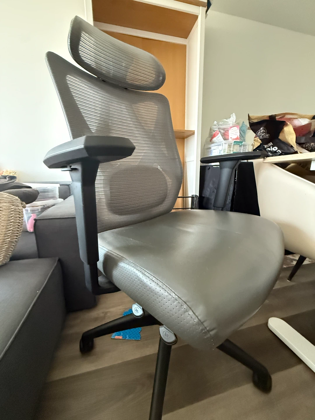 Ergonomic Office Chair with Headrest - photo 3