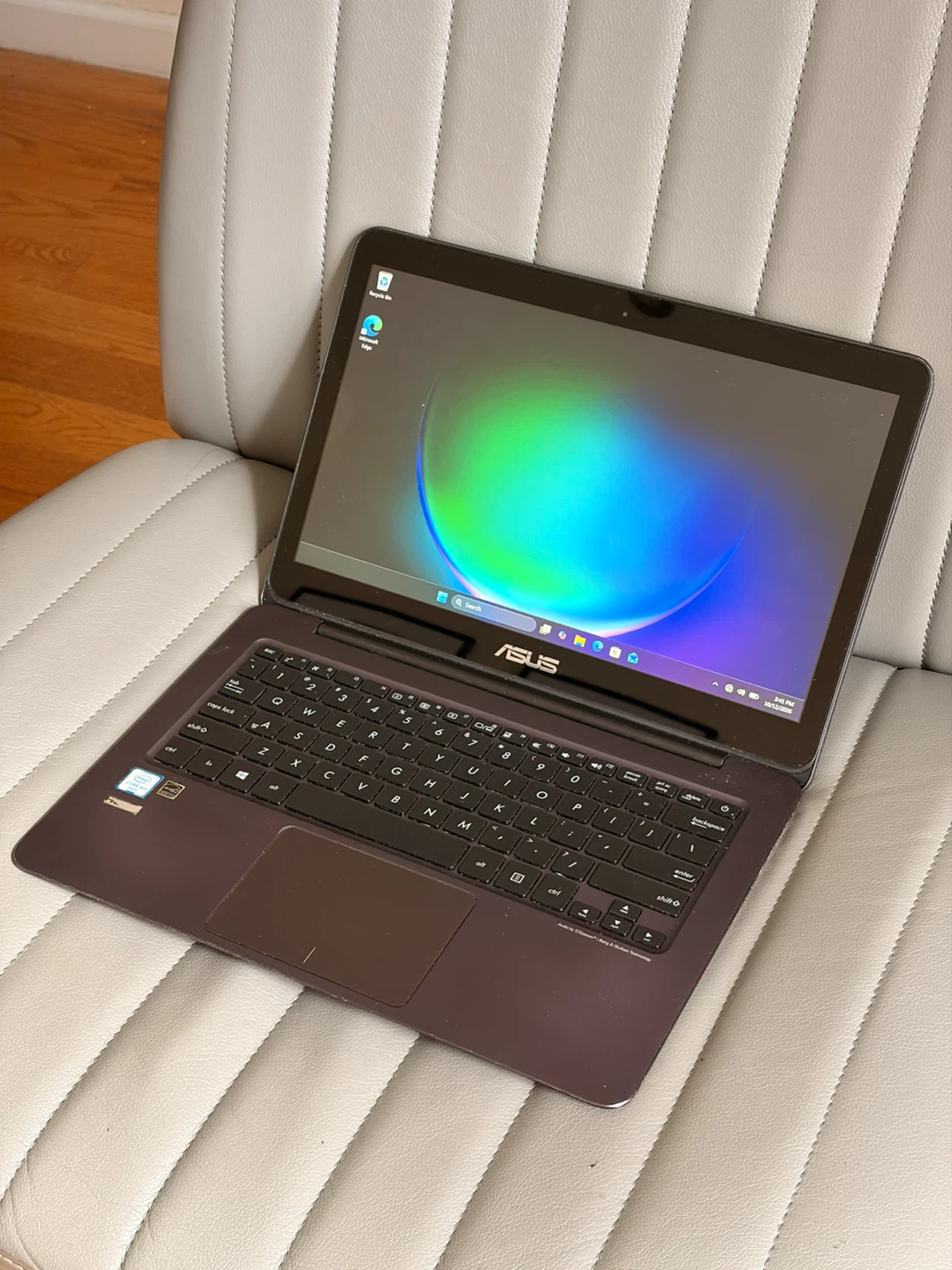 Laptop ASUS ZenBook Touch UX305C — m3 / 8GB / 256GB