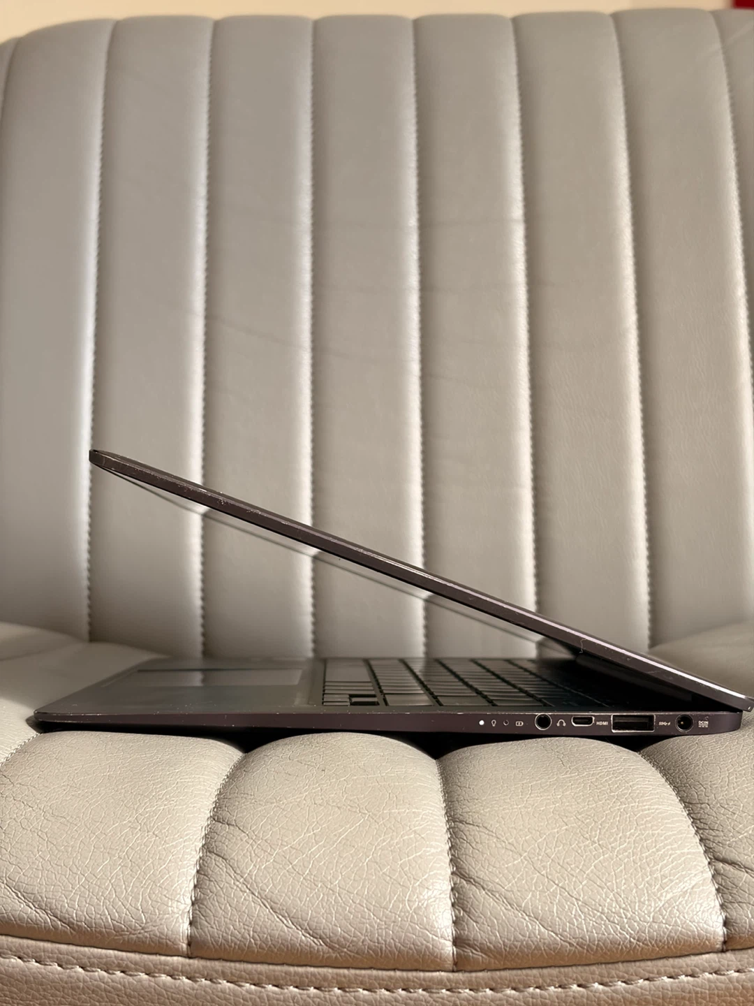 Laptop ASUS ZenBook Touch UX305C — m3 / 8GB / 256GB - photo 4