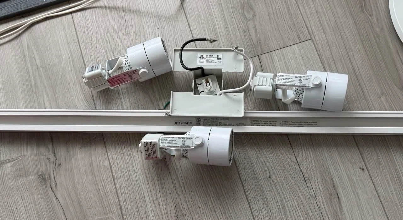3-Light White Integrated LED Flexible Linear Track Lighting Kit - photo 2