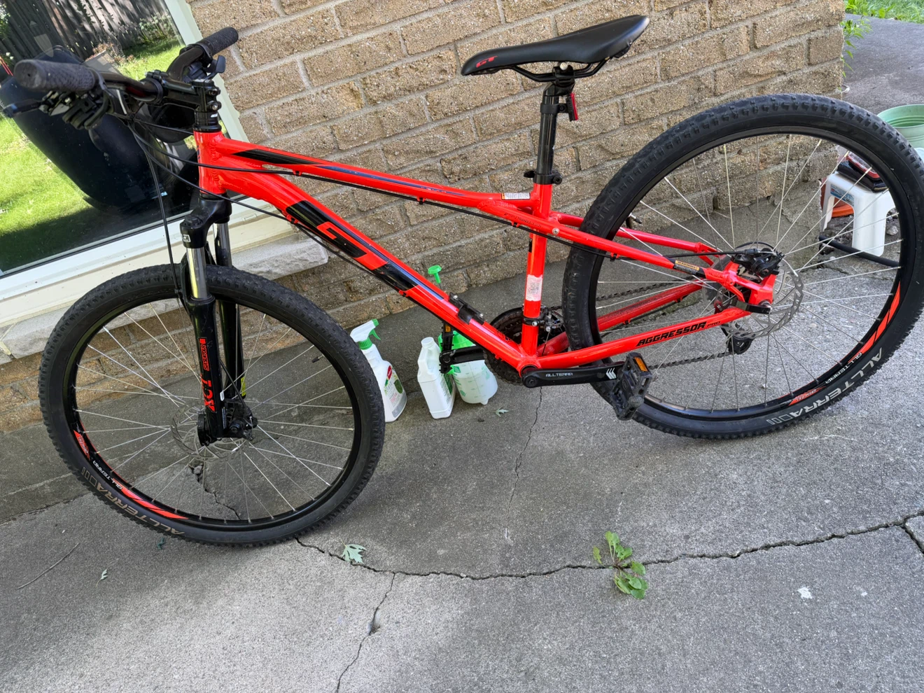 GT Aggressor Pro Mountain Bike - photo 3
