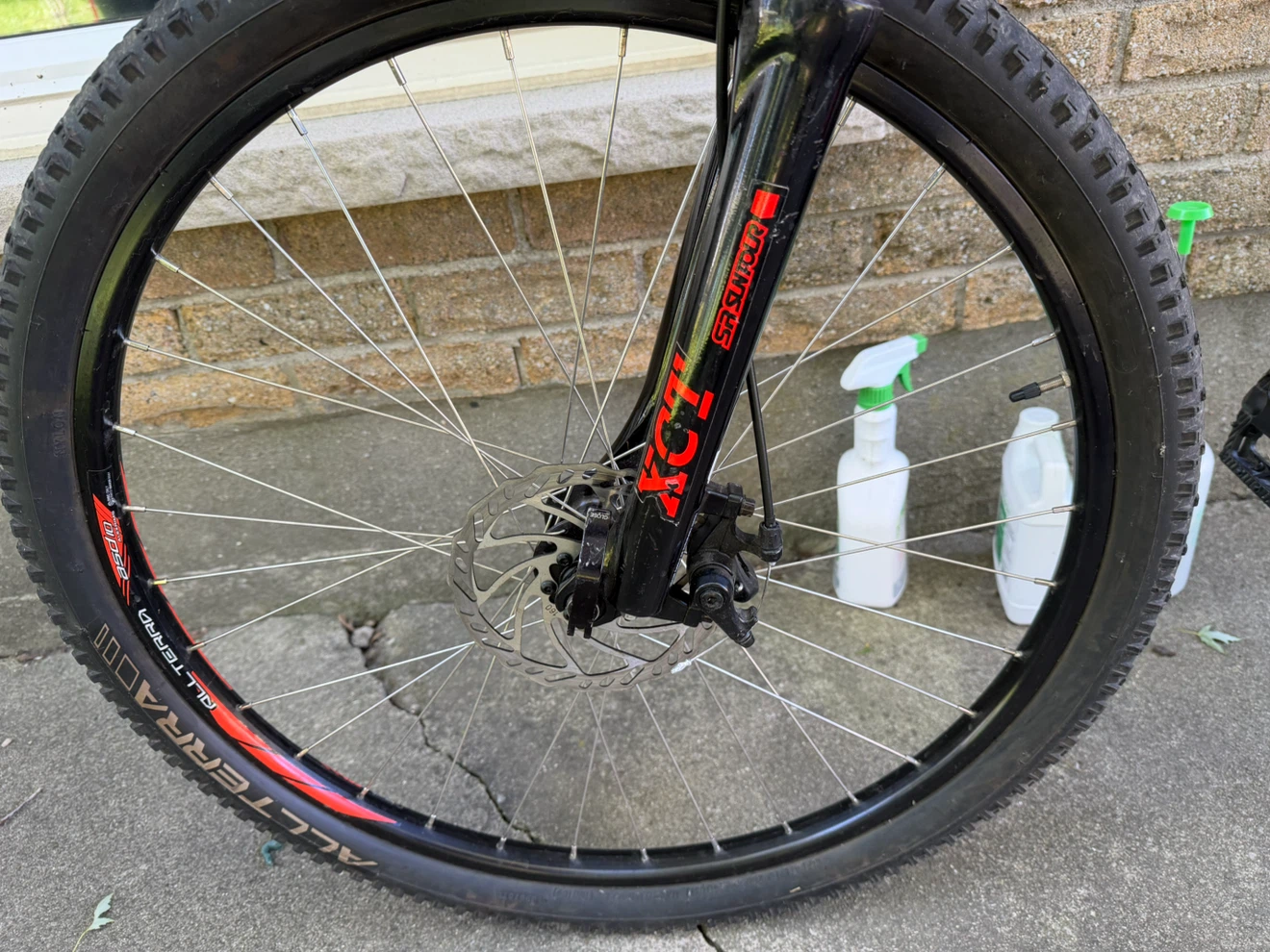 GT Aggressor Pro Mountain Bike - photo 5