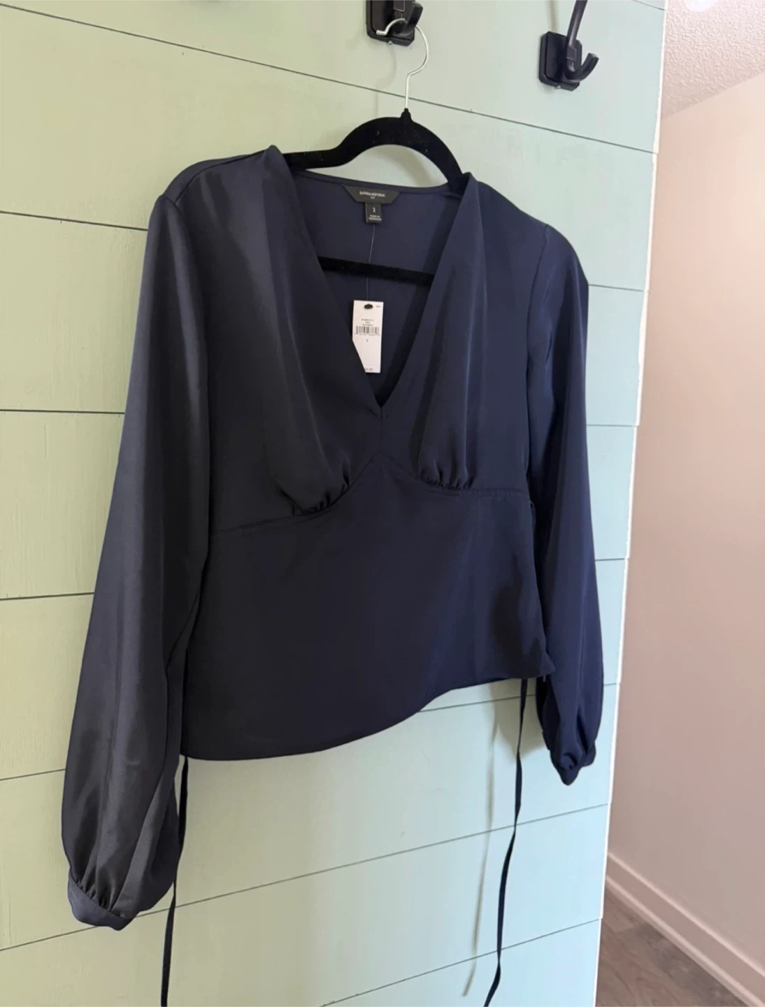 Banana Republic Silky V-Neck Top - photo 3