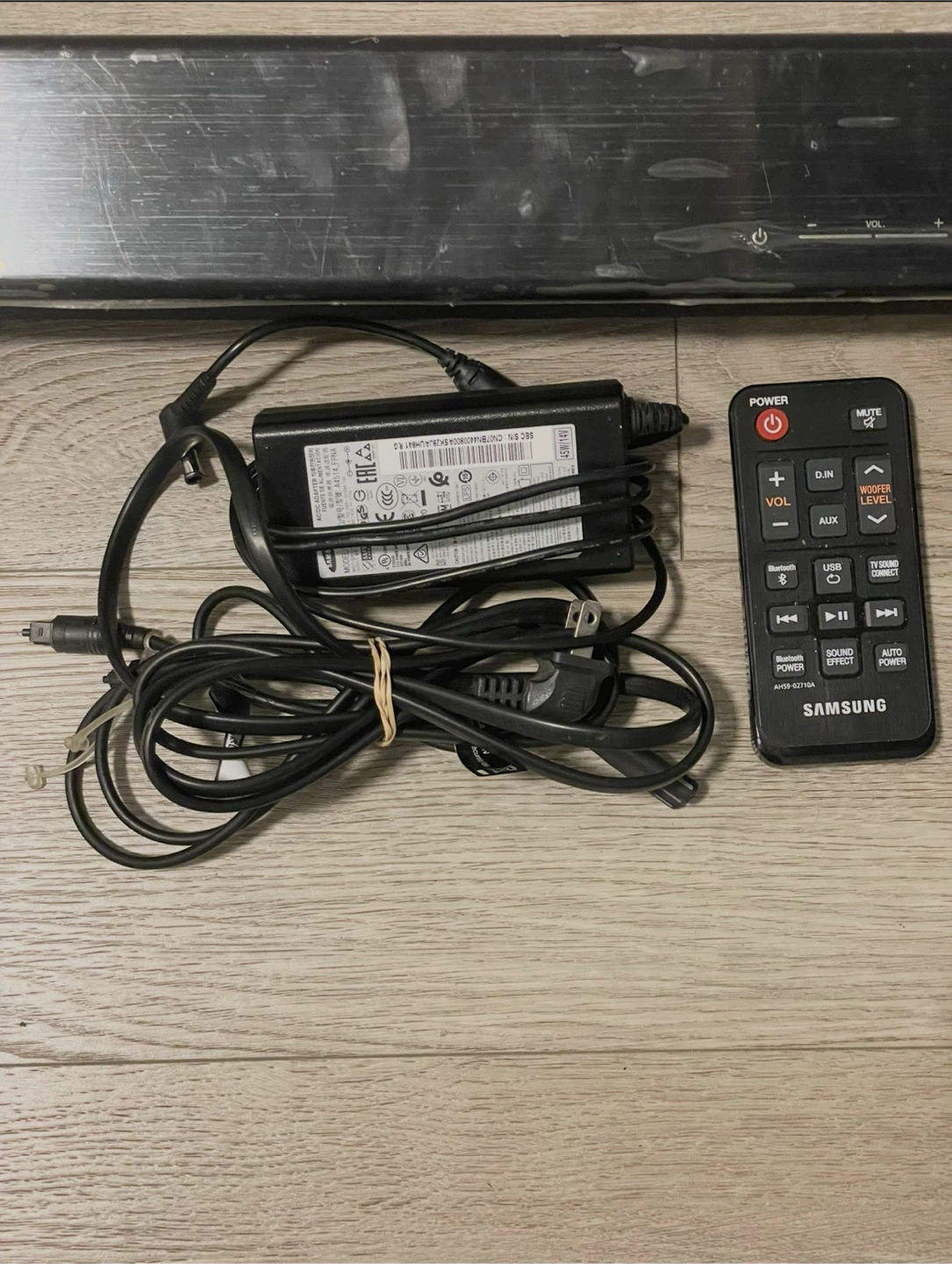SAMSUNG SOUND BAR HW-J250 WITH REMOTE