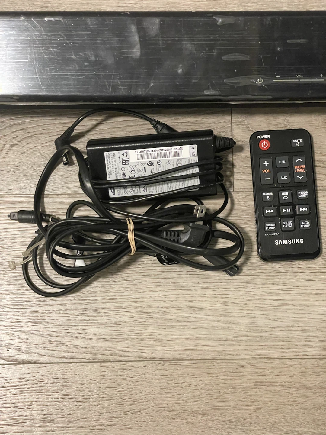 SAMSUNG SOUND BAR HW-J250 WITH REMOTE - photo 3