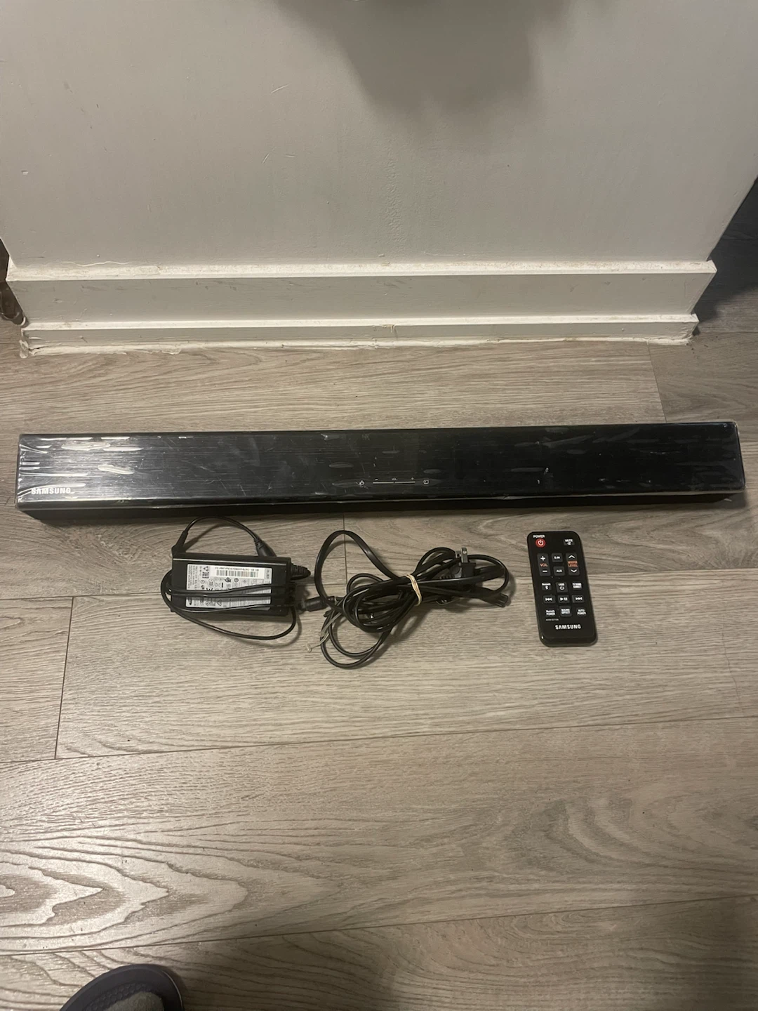 SAMSUNG SOUND BAR HW-J250 WITH REMOTE - photo 5