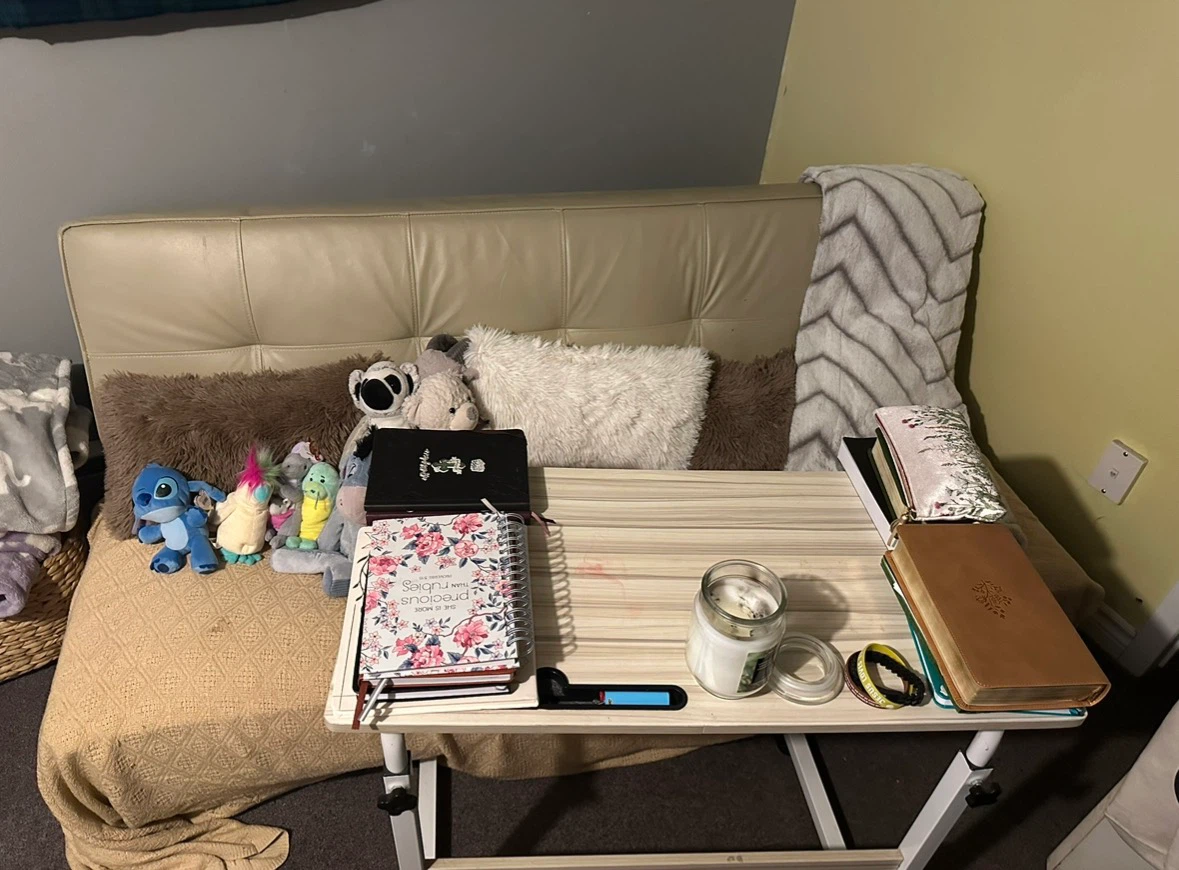 Folding desk