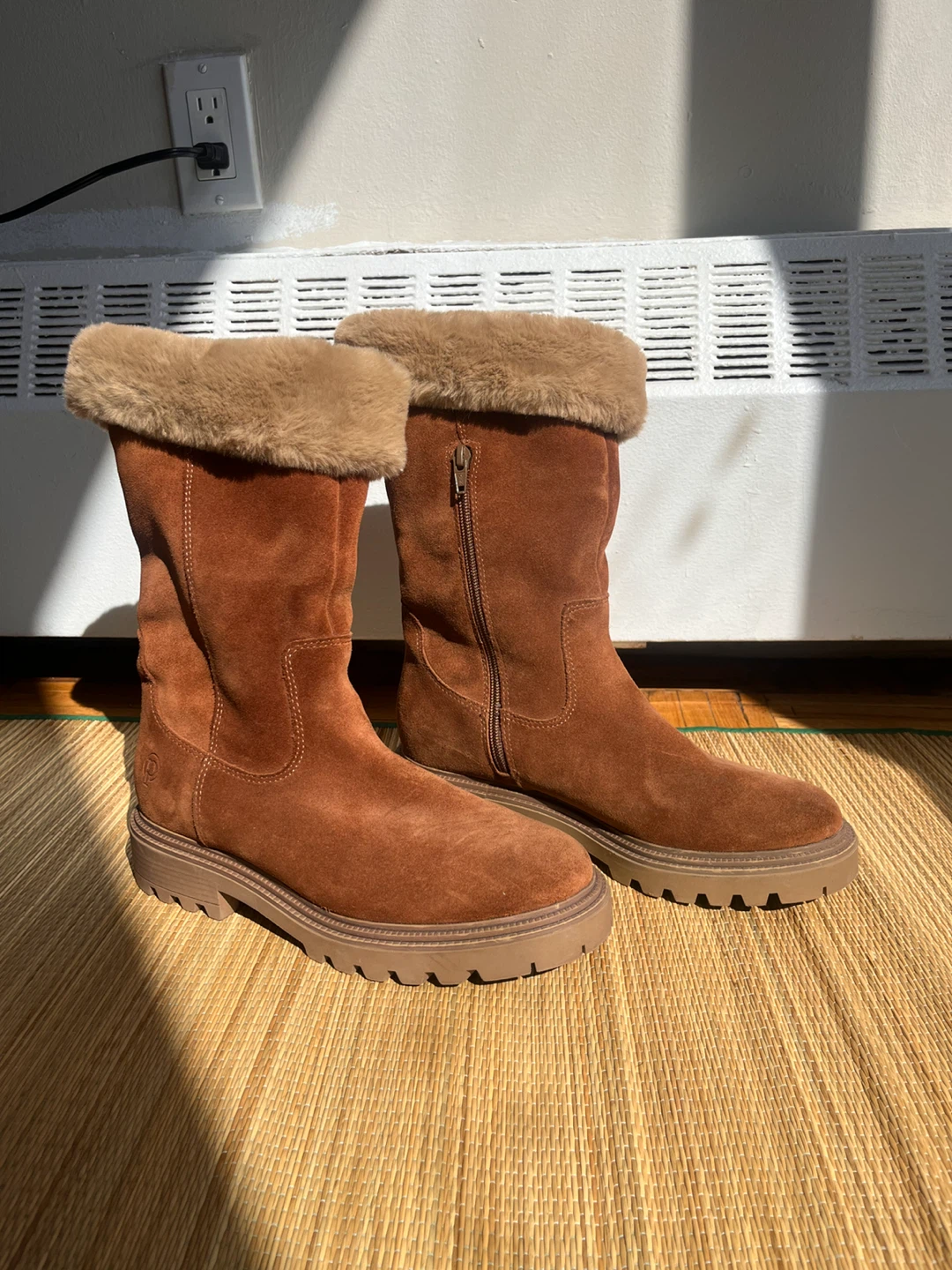 Women Leather Boots (US Size 8)- Never Used