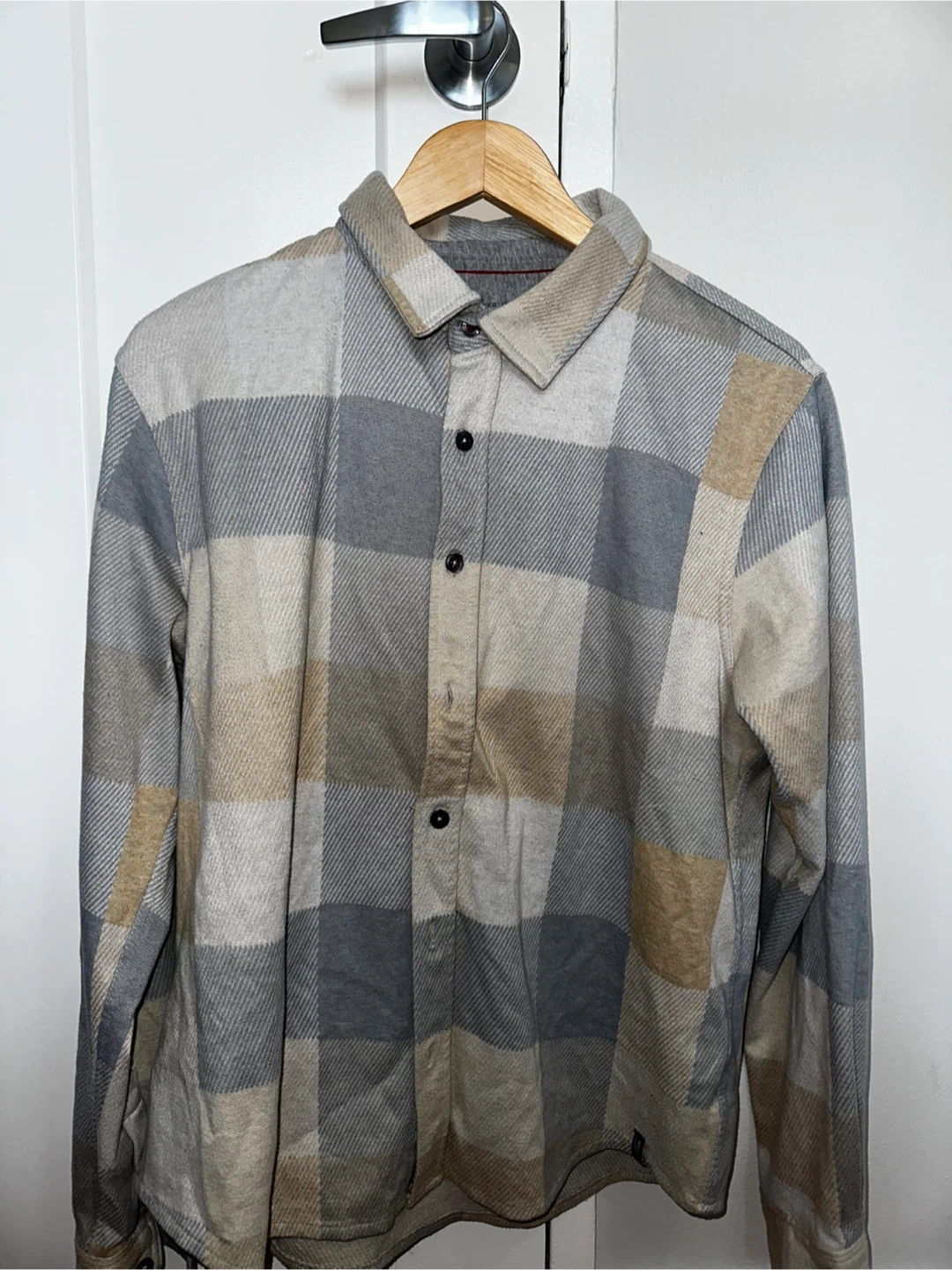 Men’s Shirts Size L