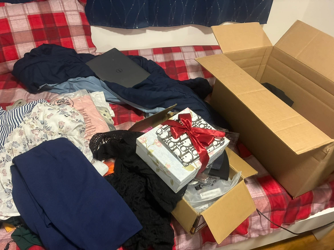 Moving Sale - Everything must Go - photo 2