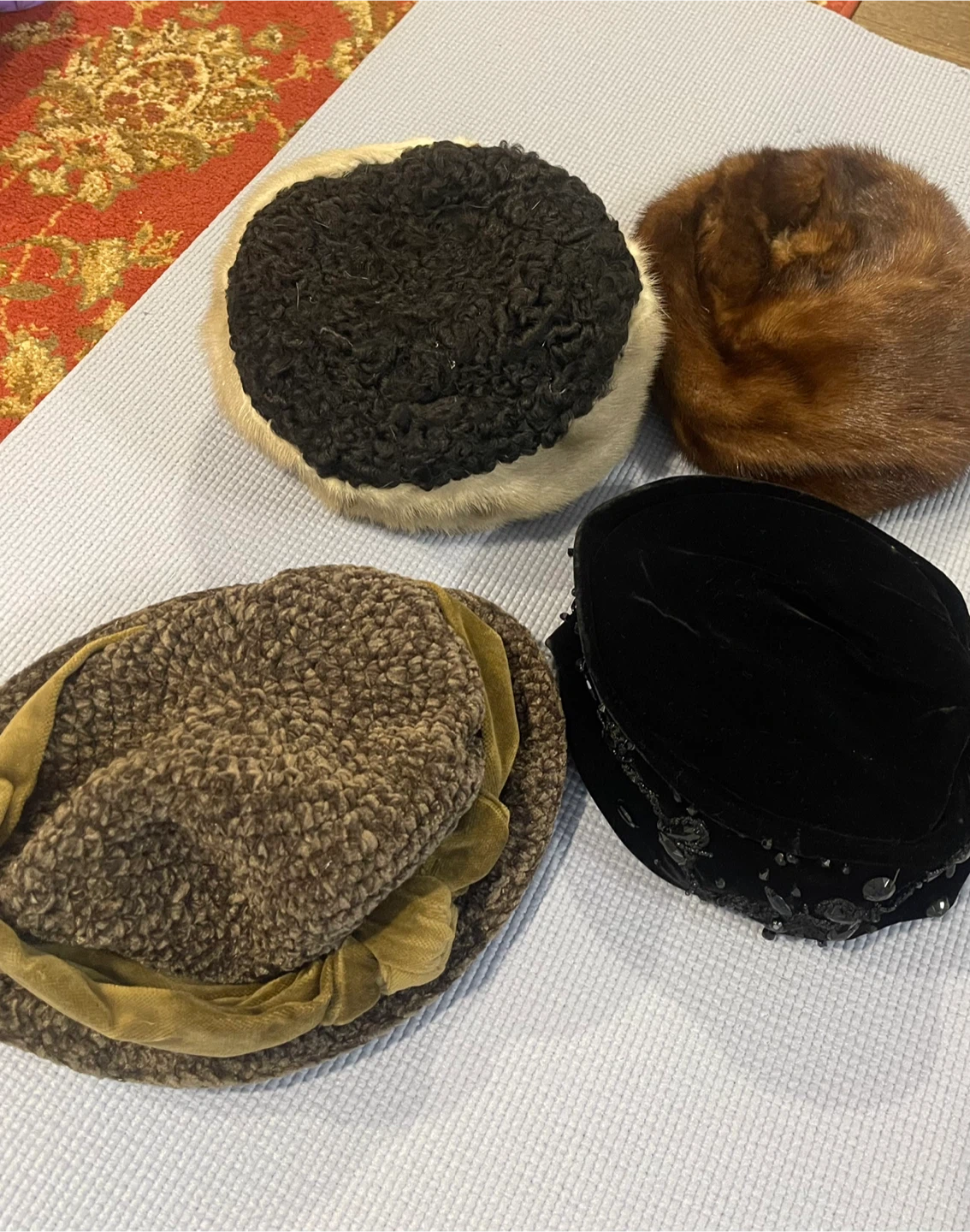 Set of 4 Vintage Ladies Hats
