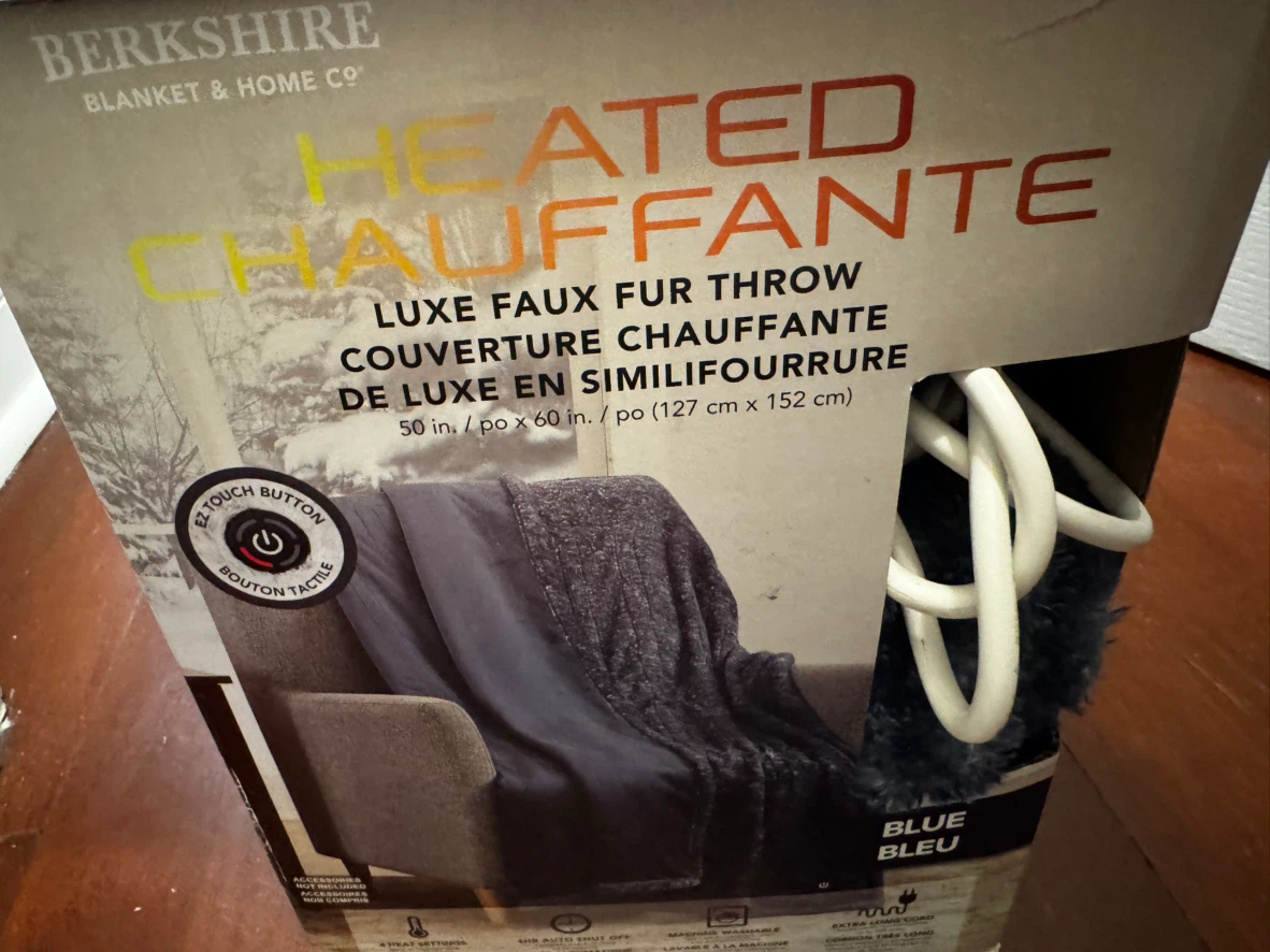 Berkshire Luxe Faux Fur Heated Throw - Blue - photo 3