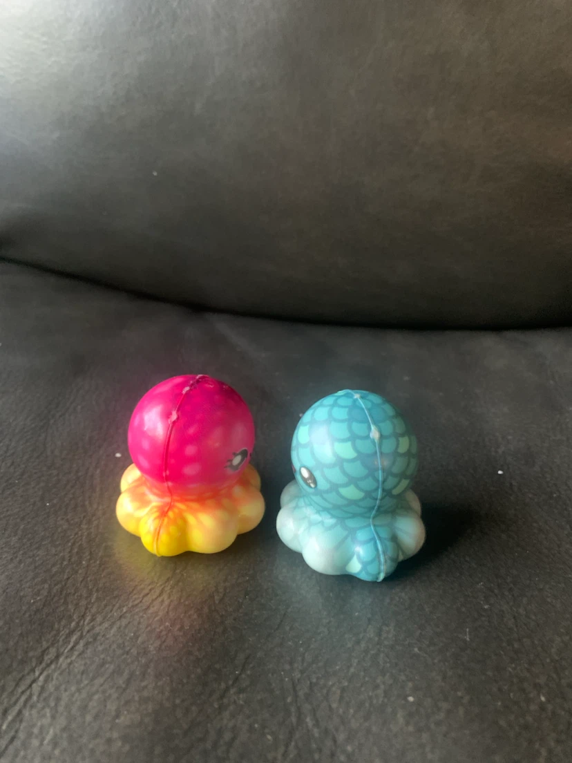 Set of 2 Mini Octopus Squishy Toys - photo 2