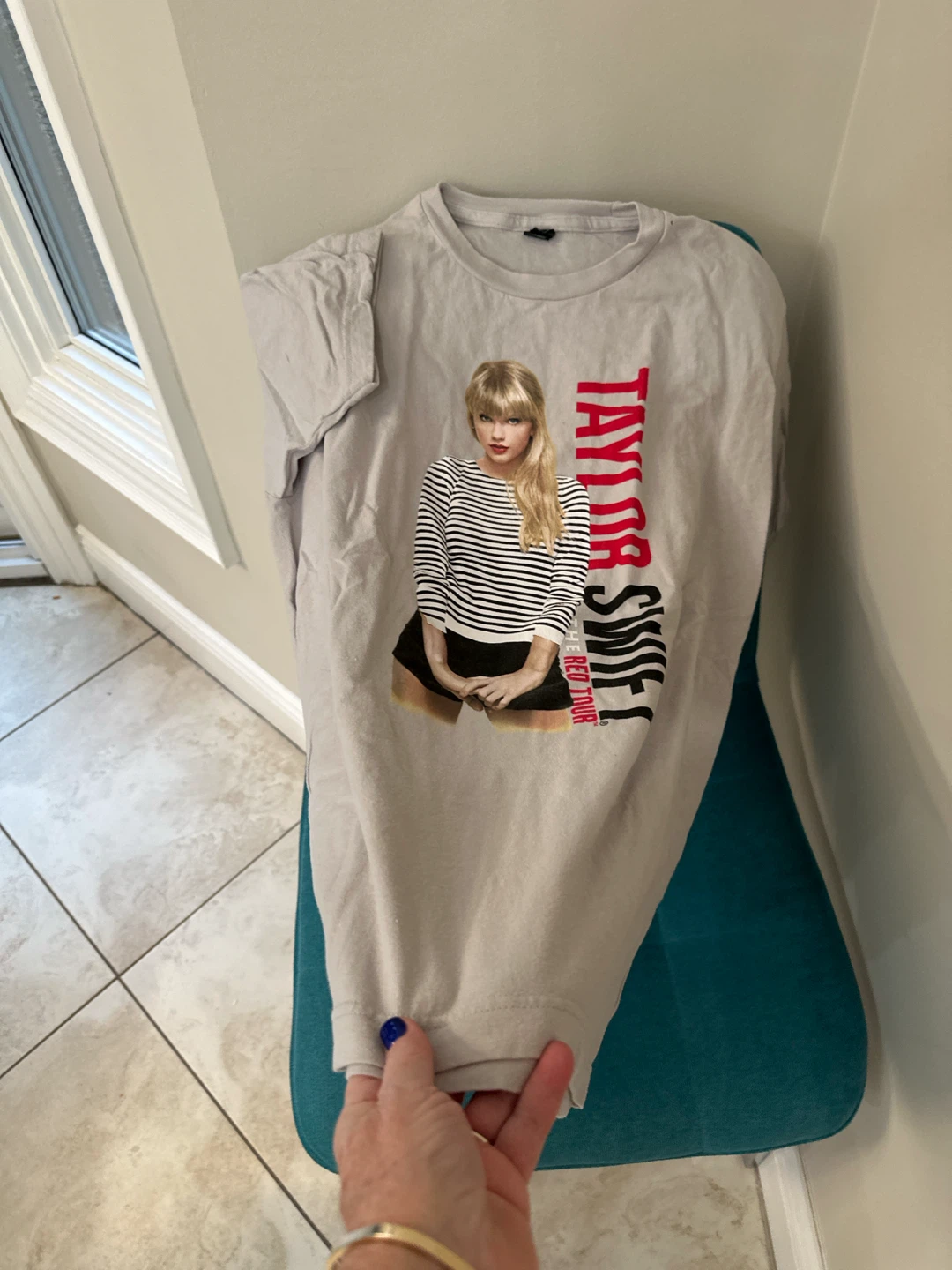 Taylor Swift The Red Tour 2013 T-Shirt - photo 2