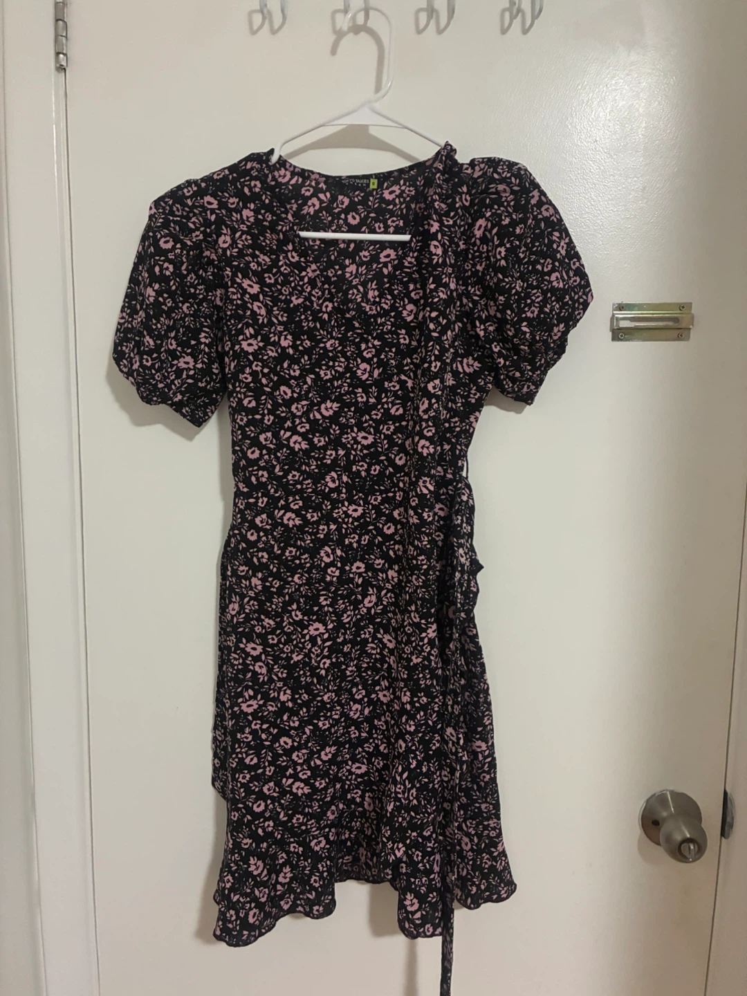 Tokyo Talkies Urban Floral Wrap Dress - photo 5