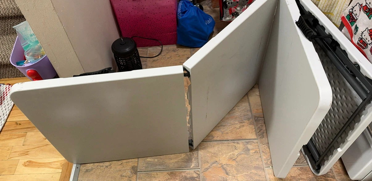 2 Foldable White Plastic Utility Table - photo 2