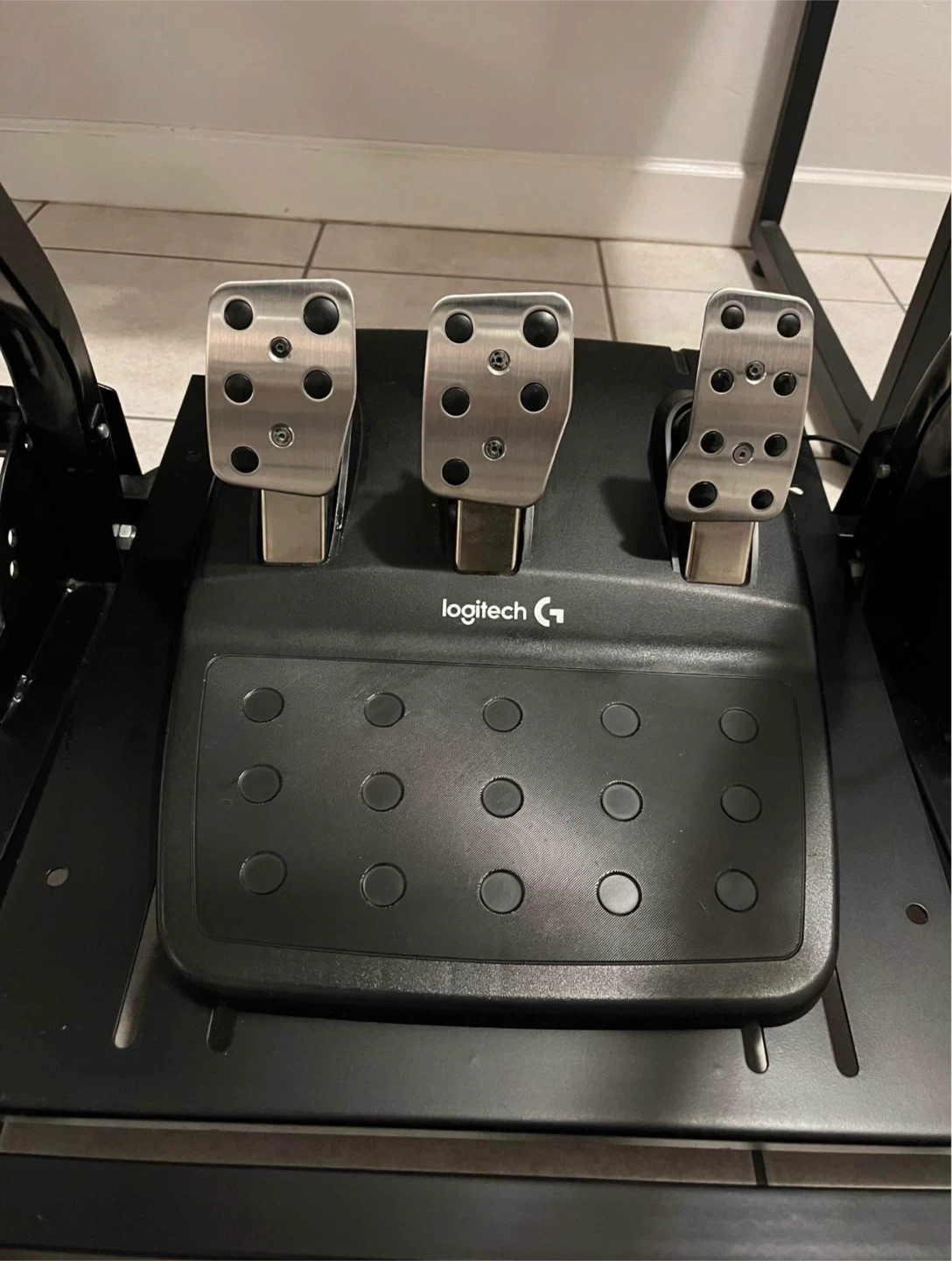 Logitech G920 Racing Wheel, Pedals, H-Shifter and Stand + Chair - photo 5