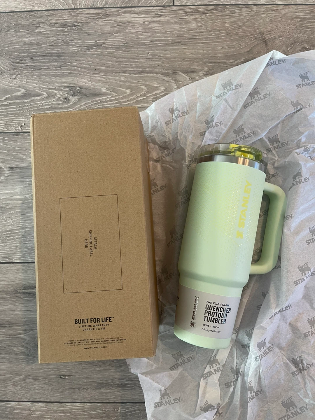 Stanley Quencher Pro Tumbler 30 oz $48 - photo 4