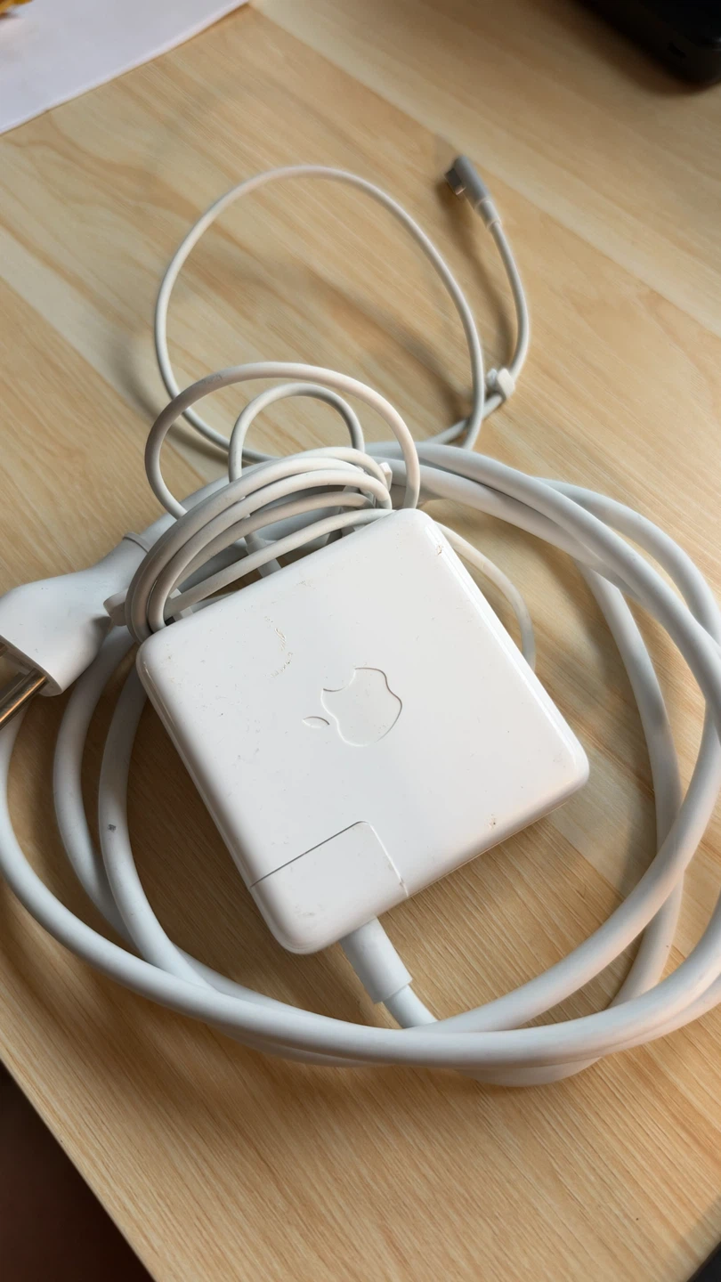 Apple 85W MagSafe Power Adapter A1343