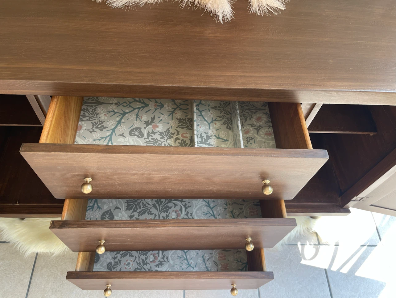 Restored MCM Beautiful Credenza/Tv Stand/Entrance Piece - photo 3