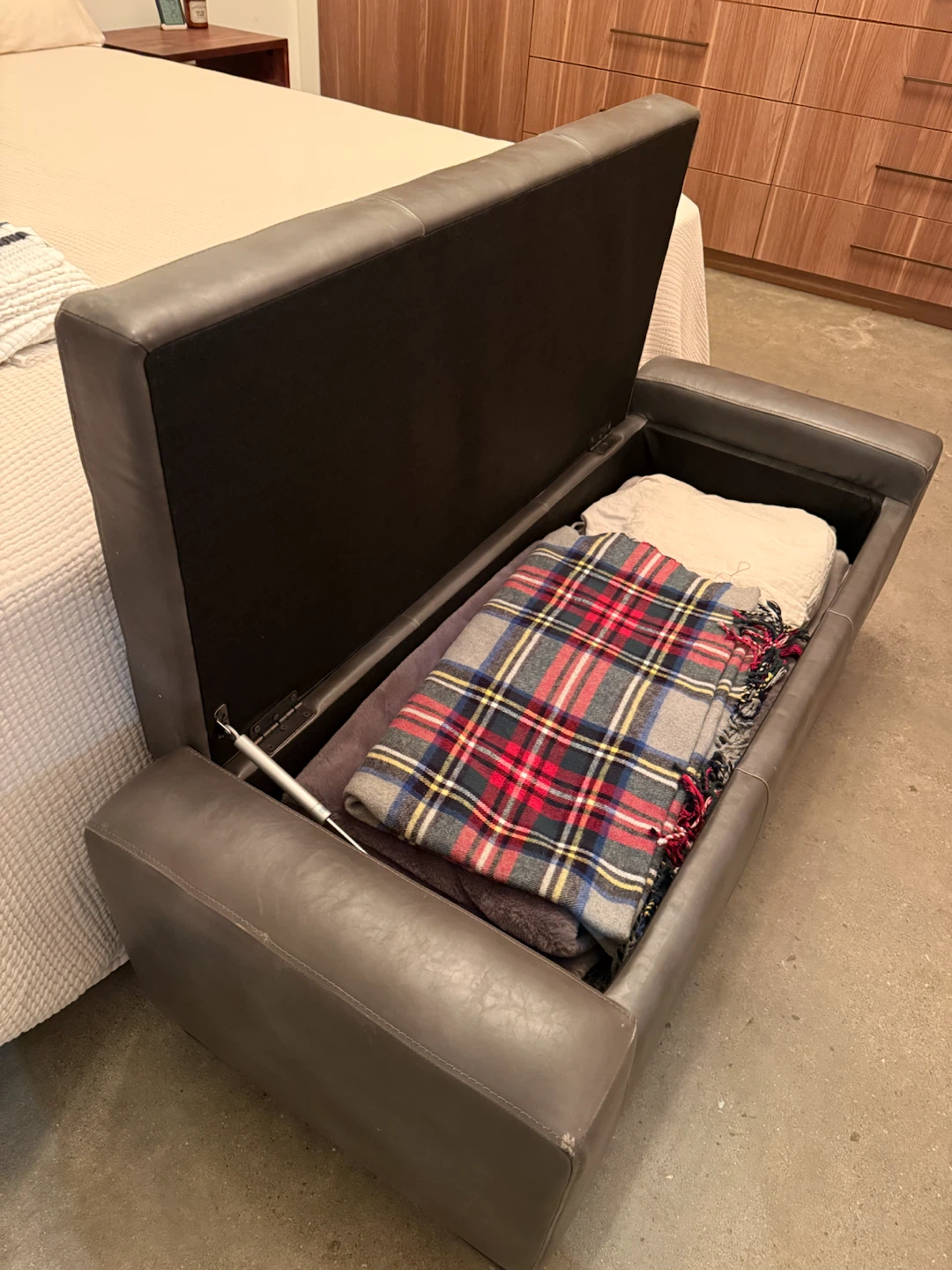 Grey Tufted Ottoman - photo 2