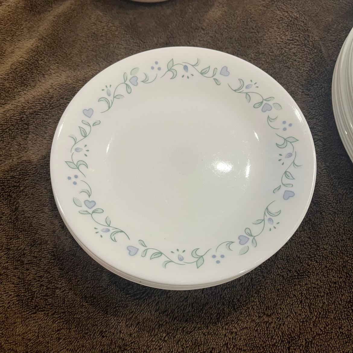 Corelle Heart Pattern Dinnerware Set for 12 - photo 2