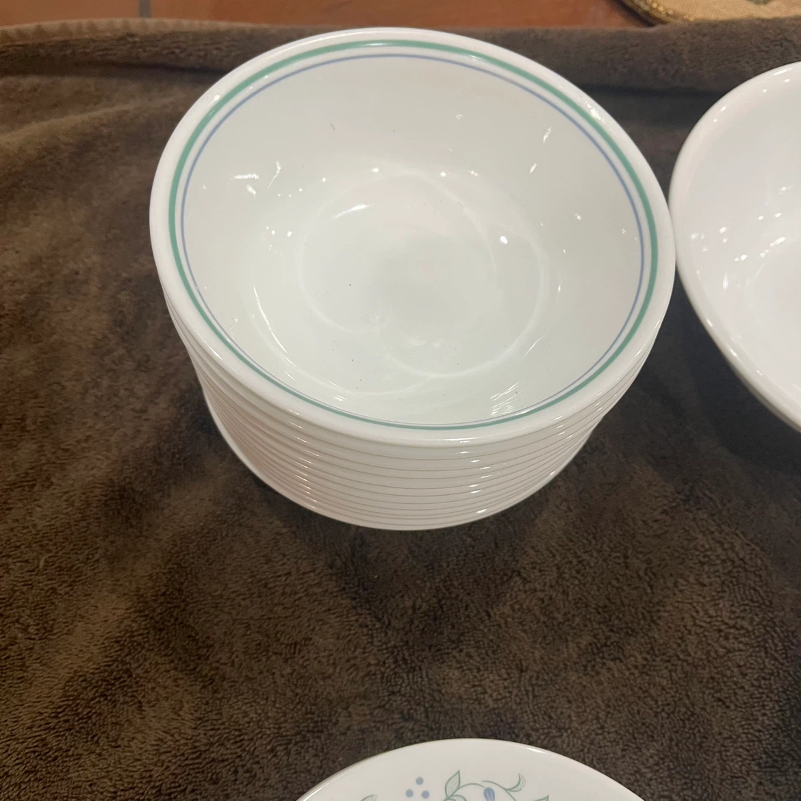 Corelle Heart Pattern Dinnerware Set for 12 - photo 4