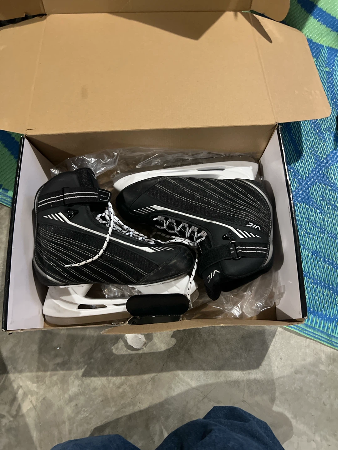 Vic Hockey Recreational Skates - Men's US Size 7